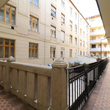Broadway Downtown Deluxe Будапеща Екстериор снимка
