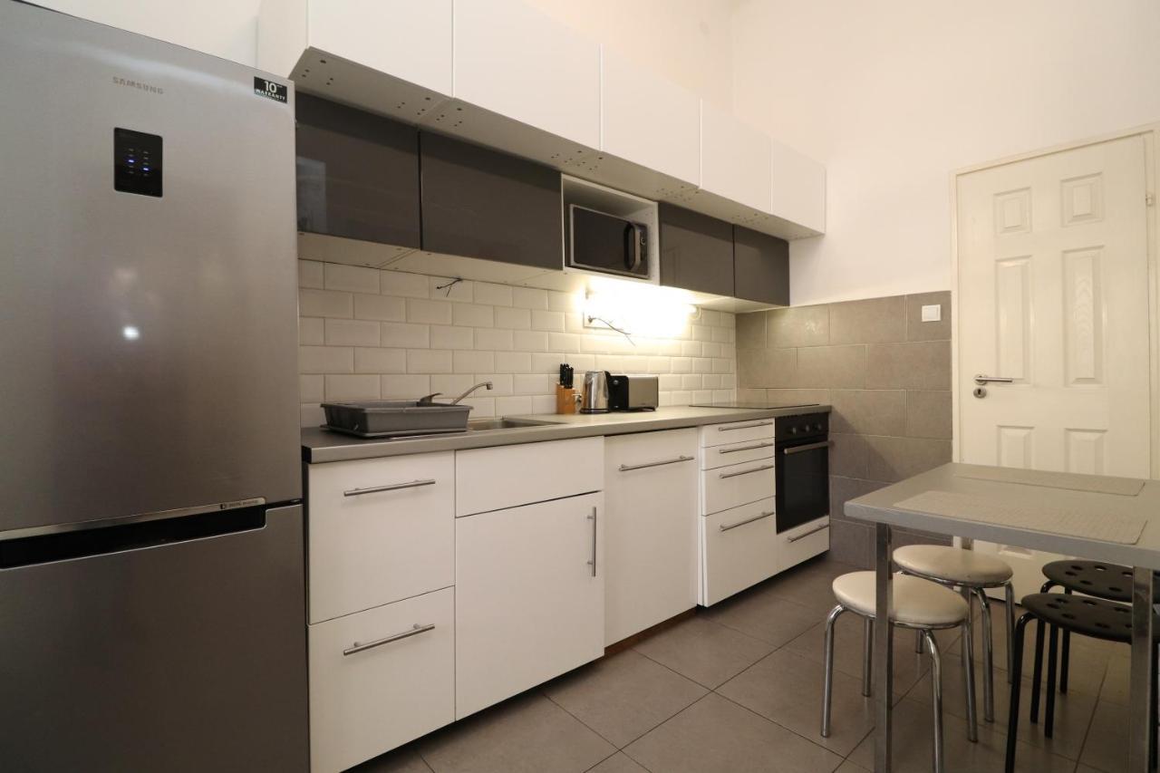 Broadway Downtown Deluxe Будапеща Екстериор снимка
